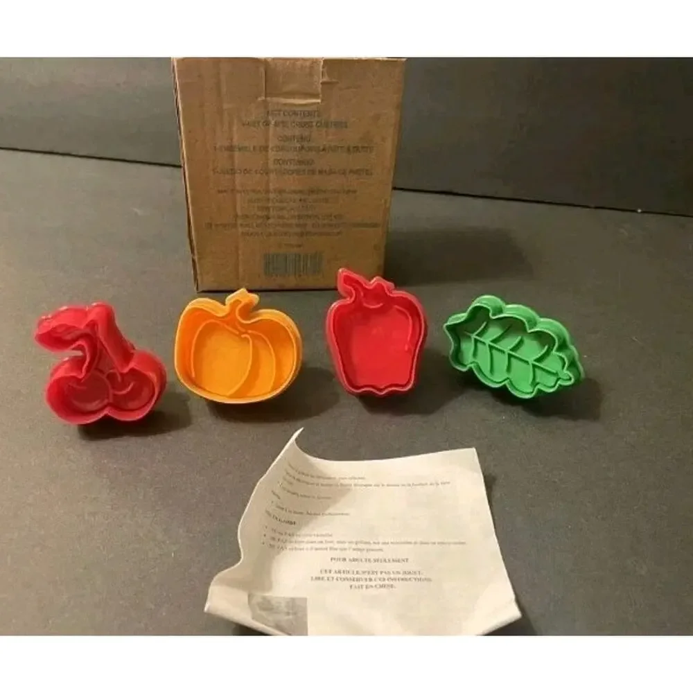 Avon Set Of Four Pie Crust Cutters Pumpkin Apple Leaf Cherries